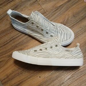 Serra White Zebra Pattern Sneakers Size 8 Womens